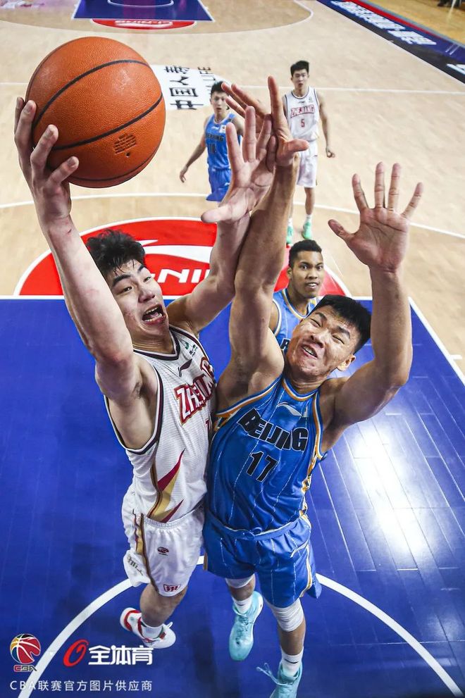 爱游戏体育-窗口期突围战来临，浙江稠州围绕欧篮联防线松动，底气十足，数据趋势出现新变化-爱游戏体育